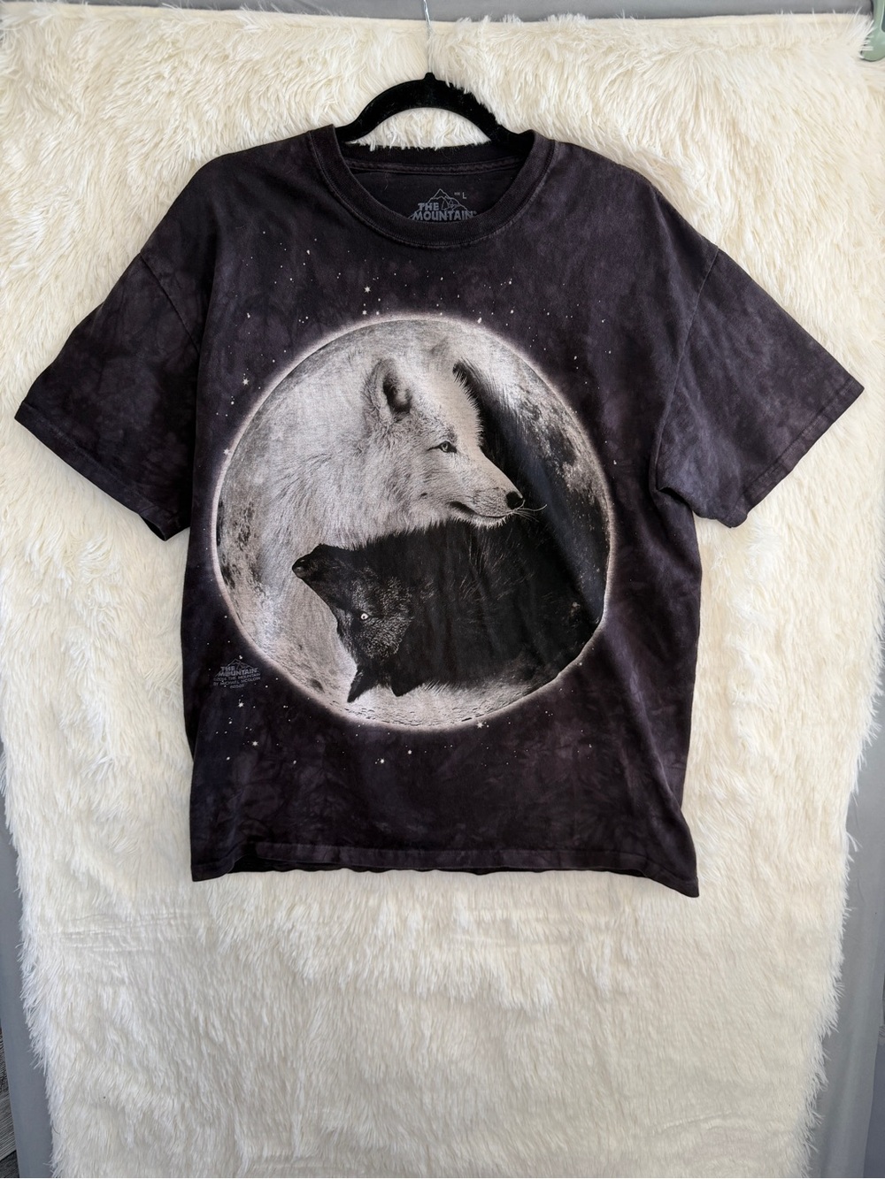 The Mountain Mens Yin Yang Wolves Graphic T-Shirt Size L Black Grunge Gorpcore